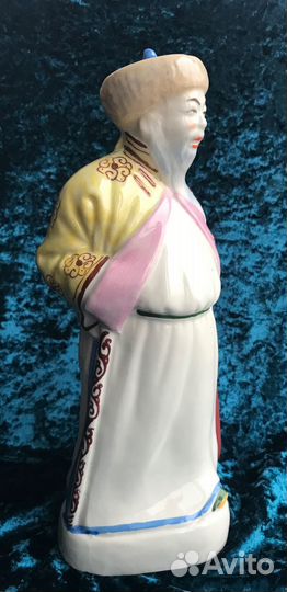 Дед Мороз. Старая Монголия. Фарфоровая статуэтка