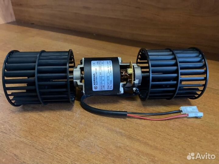 Мотор вентилятора два вала с крыльчаткой 12V