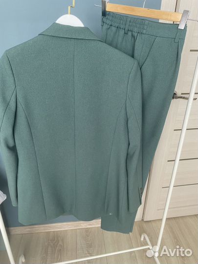 Костюм брючный