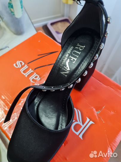 Продаю босоножки