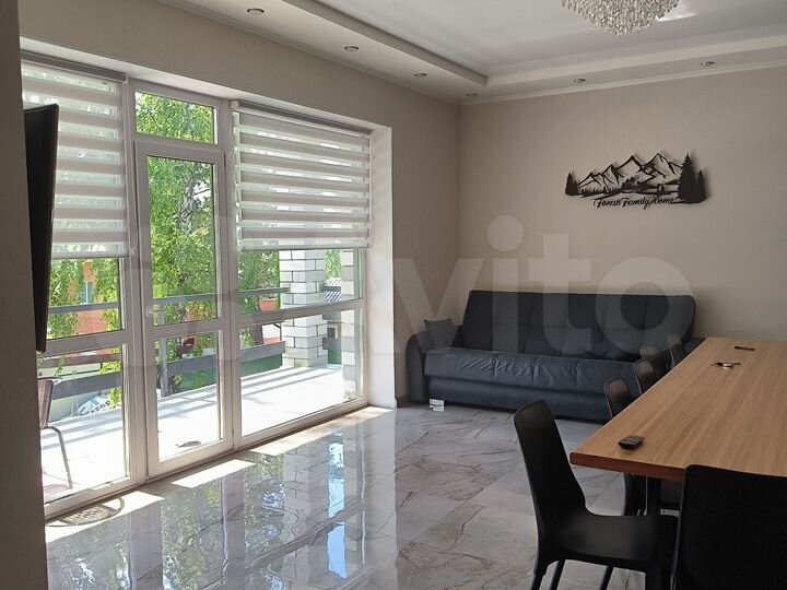 Дом 220 м² на участке 5 сот.