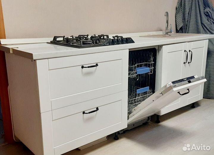 Кухня с техникой