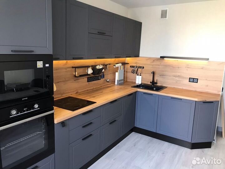 Угловая кухня в наличии