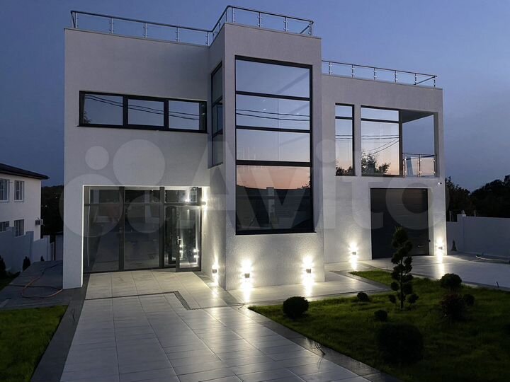 Дом 370 м² на участке 8 сот.