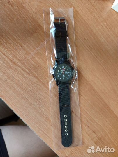 Кварцевые наручные мужские часы