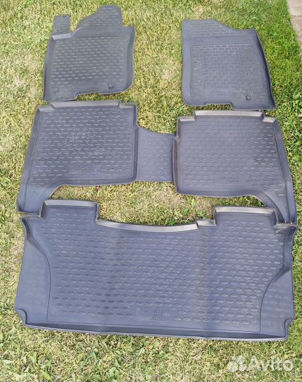 Infiniti QX56 2004 Комплект ковриков в салон