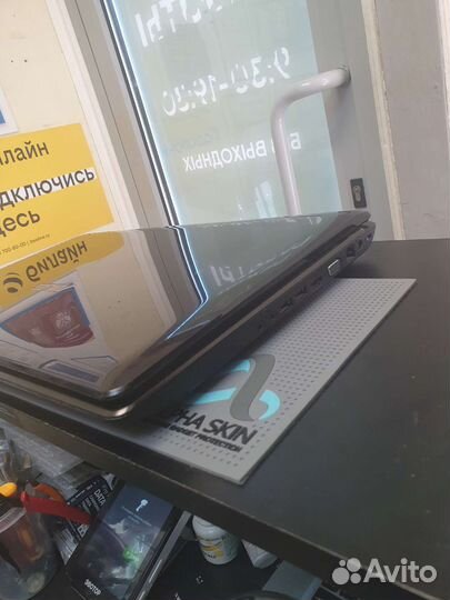 Ноутбук asus 17диаганаль озу 4гб /SSD 120GB