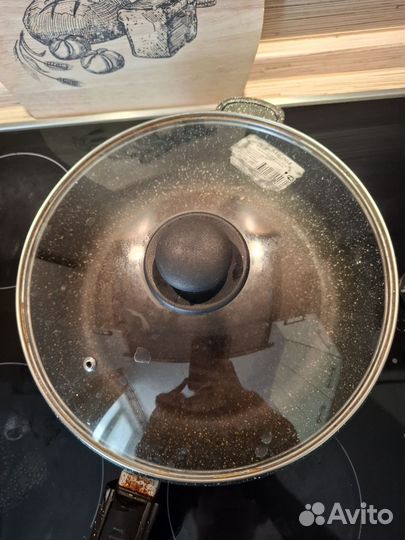 Сковорода антипригарная 28 см