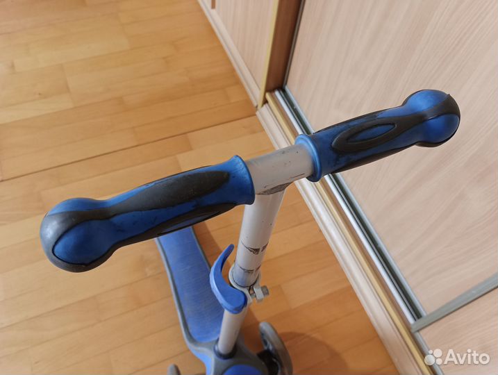 Самокат трехколесный Globber