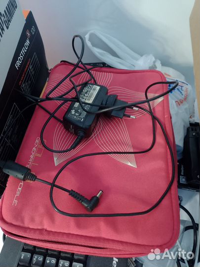 Нетбук 4 ядра/2гб/320гб + сумка