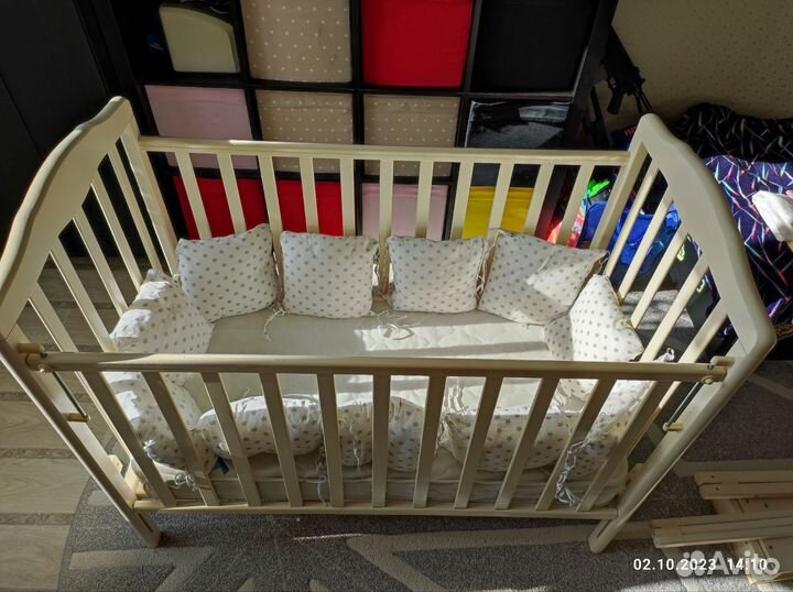 Детская кроватка Алита с маятником и матрасом