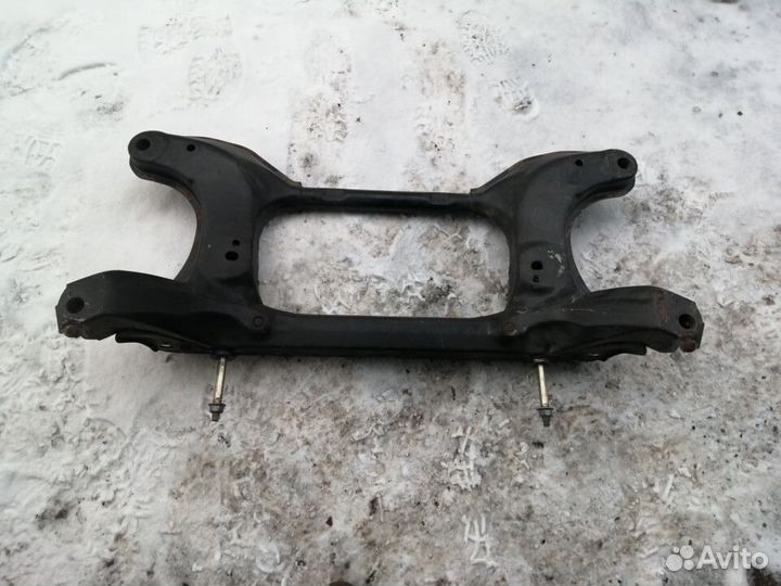 Подрамник балка передняя Lexus Ls430 Celsior