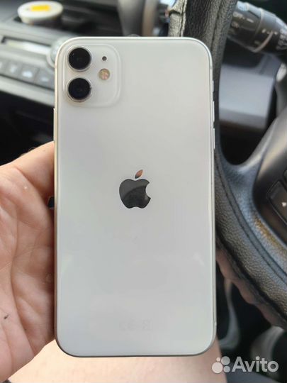 Телефон iPhone 11
