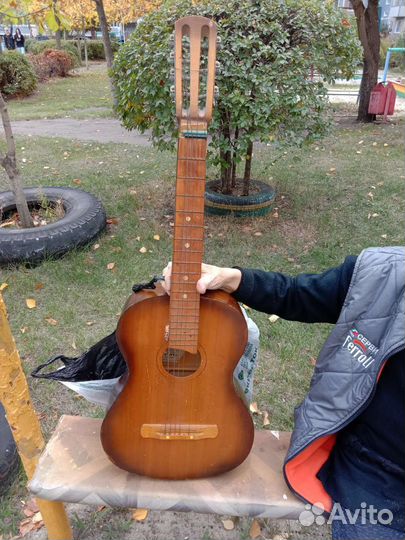 Гитарапродам гитару, нет 2-х струн