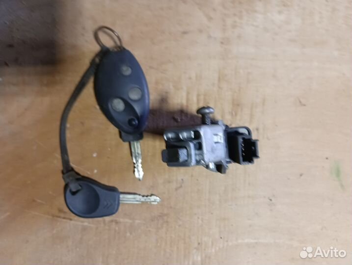 Замок зажигания с ключом Citroen C5