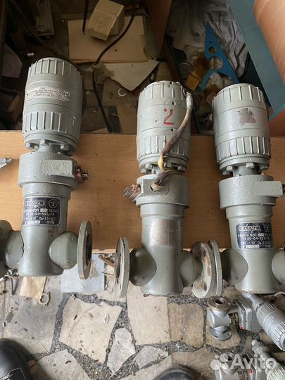 Вакуумная арматура и приборы для измерения