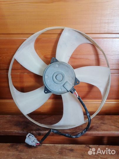 Вентилятор охлаждения радиатора Toyota corolla 150