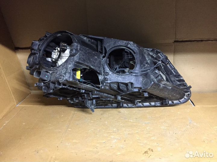 Фара левая Skoda Yeti 2015