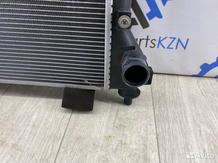 Радиатор охлаждения двигателя Suzuki Vitara