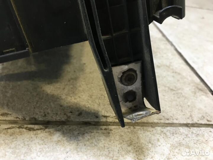 Блок предохранителей Toyota Land Cruiser J100 UZJ1