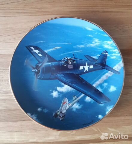 8 коллекционных тарелок 