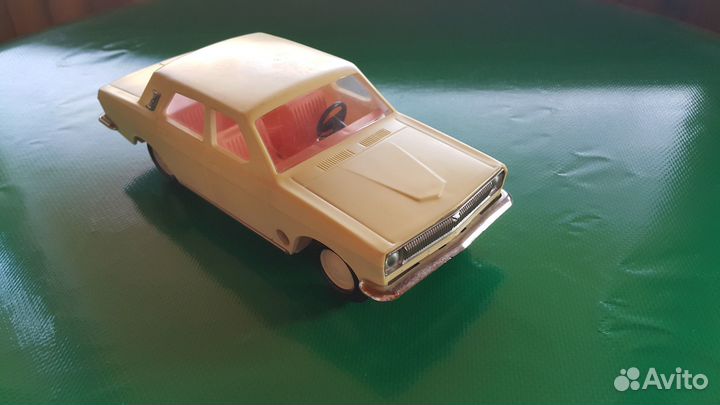 Заводная игрушка Волга газ 24