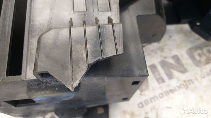 Консоль центральная (скелет) Ford Kuga 1