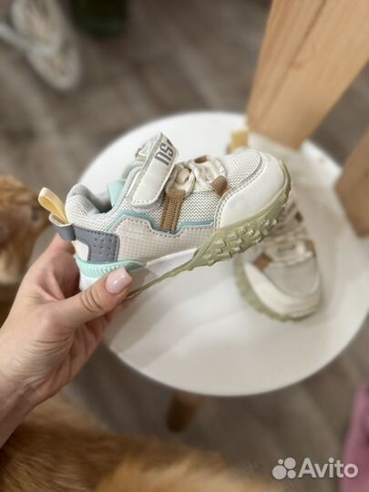 Кроссовки детские