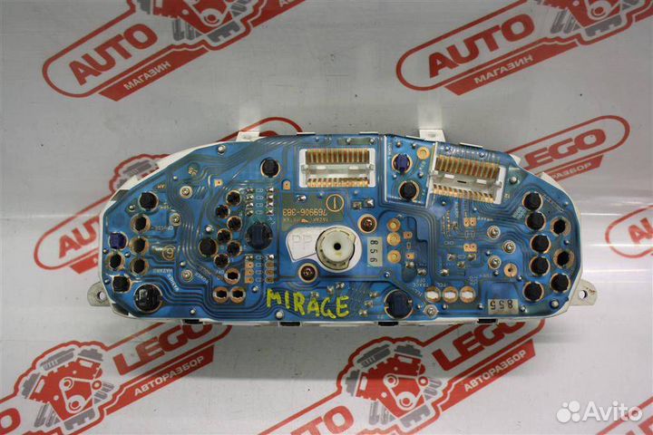 Панель приборов (щиток) Mitsubishi Mirage 1995