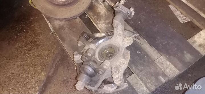 Правый кулак 27 шлицов Terrano 1, Terrano 2