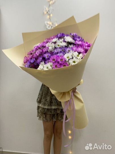 Стильный букет из ромашек