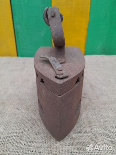 Угольный утюг