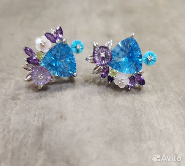 Продам золотые серьги