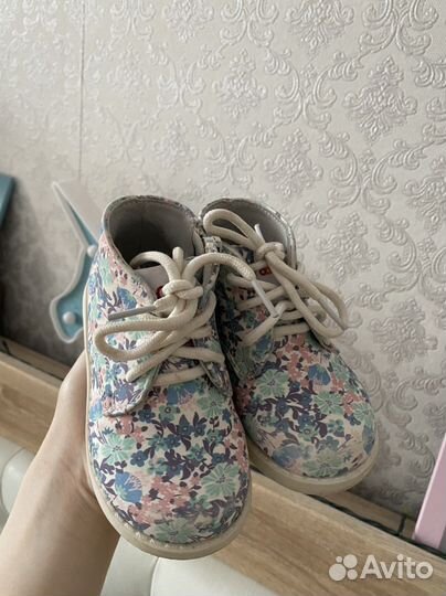 Ботинки для девочки 23