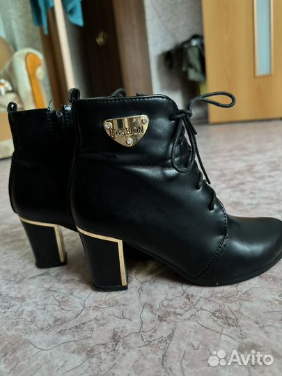 Ботинки весенние женские