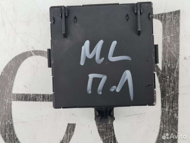 Эбу передней левой двери Mercedes W166