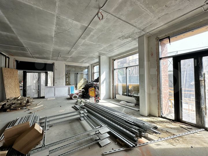 1 этаж, много окон, 3 входа, 188.37 м²