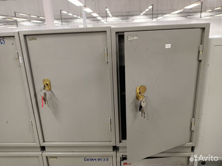 Шкафы меаллические Б.У. Этот товар в Екатеинб