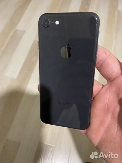 iPhone 8, 64 ГБ