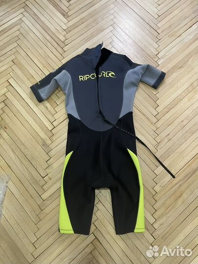 Гидрокостюм короткий