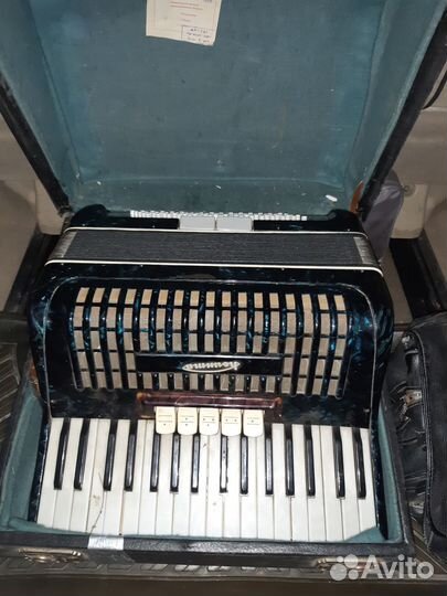 Продам Аккордеон