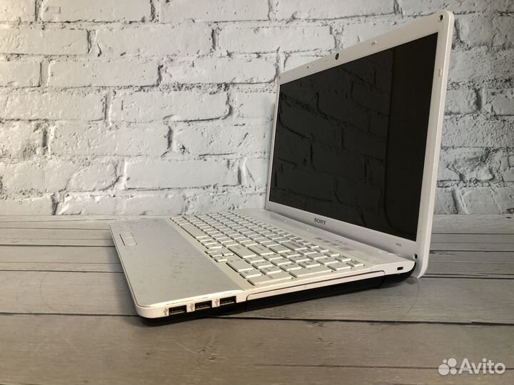 Офисный ноутбук Sony Vaio