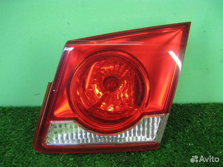 Фонарь задний внутренний правый Chevrolet Cruze J
