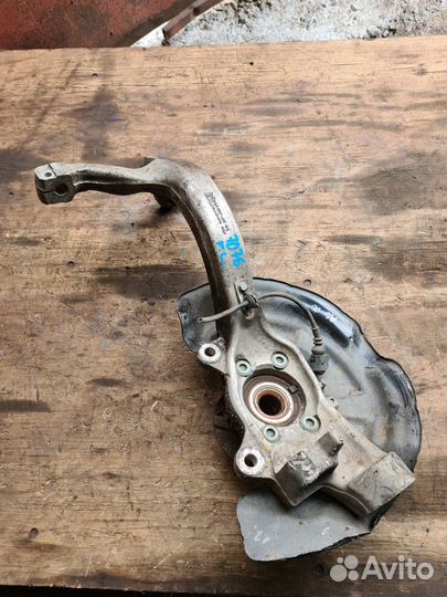 Поворотный кулак левый Audi A6 C6