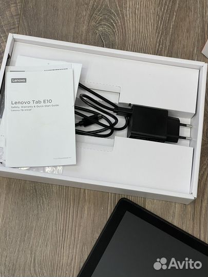 Планшет Lenovo Tab E10