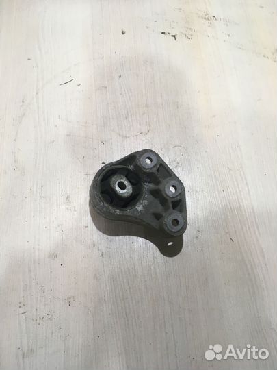Опора заднего редуктора Ауди А6 С6 8E0599125J