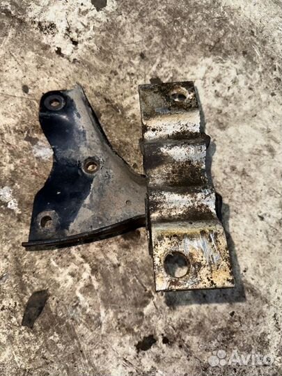 Подушка двигателя правая Renault Logan LS0 K7J710