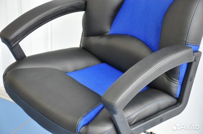 Офисное кресло 