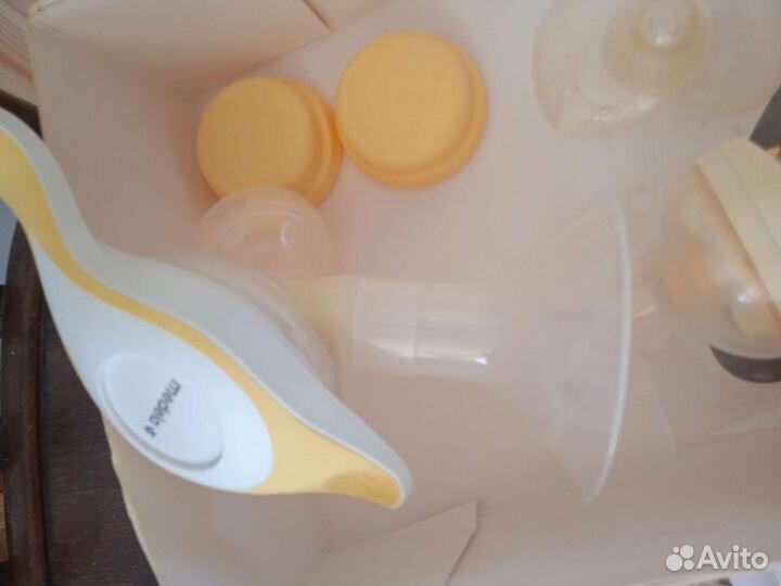 Молокоотсос medela ручной
