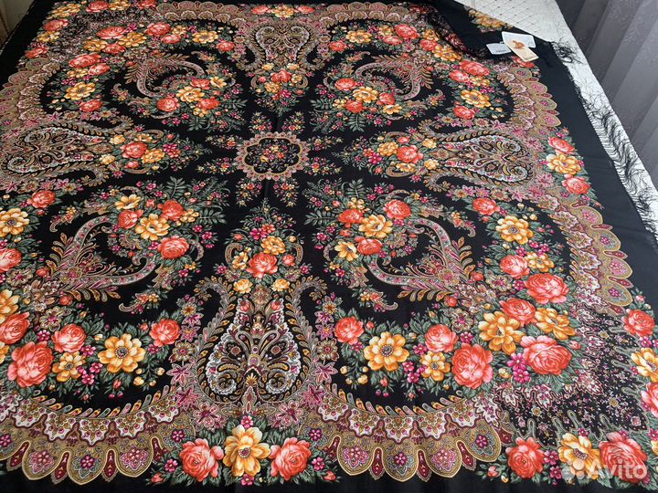 Павлово-Посадский шерстяной платок